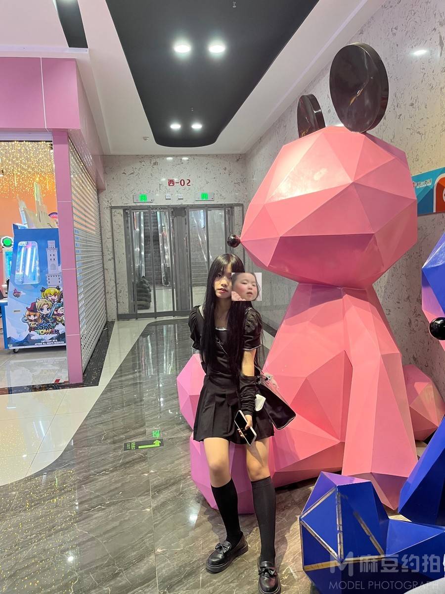 校园模特
