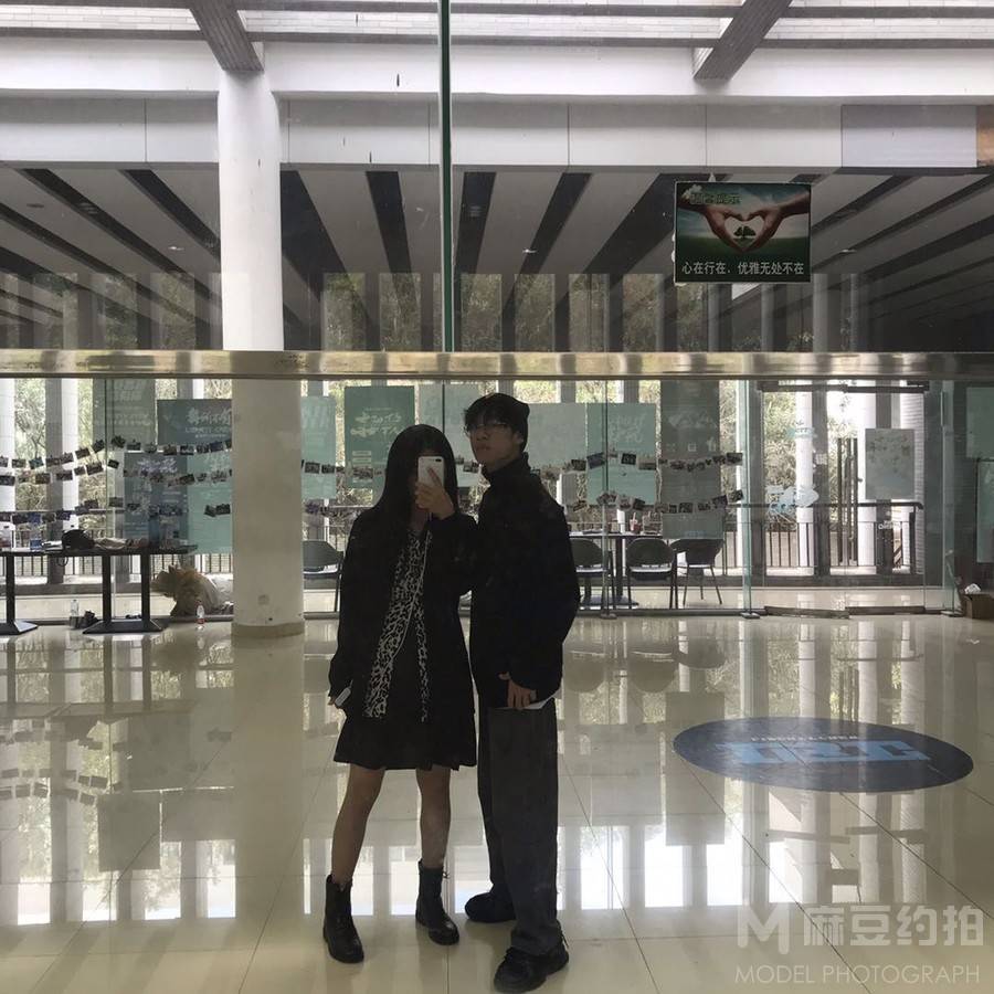 校园模特