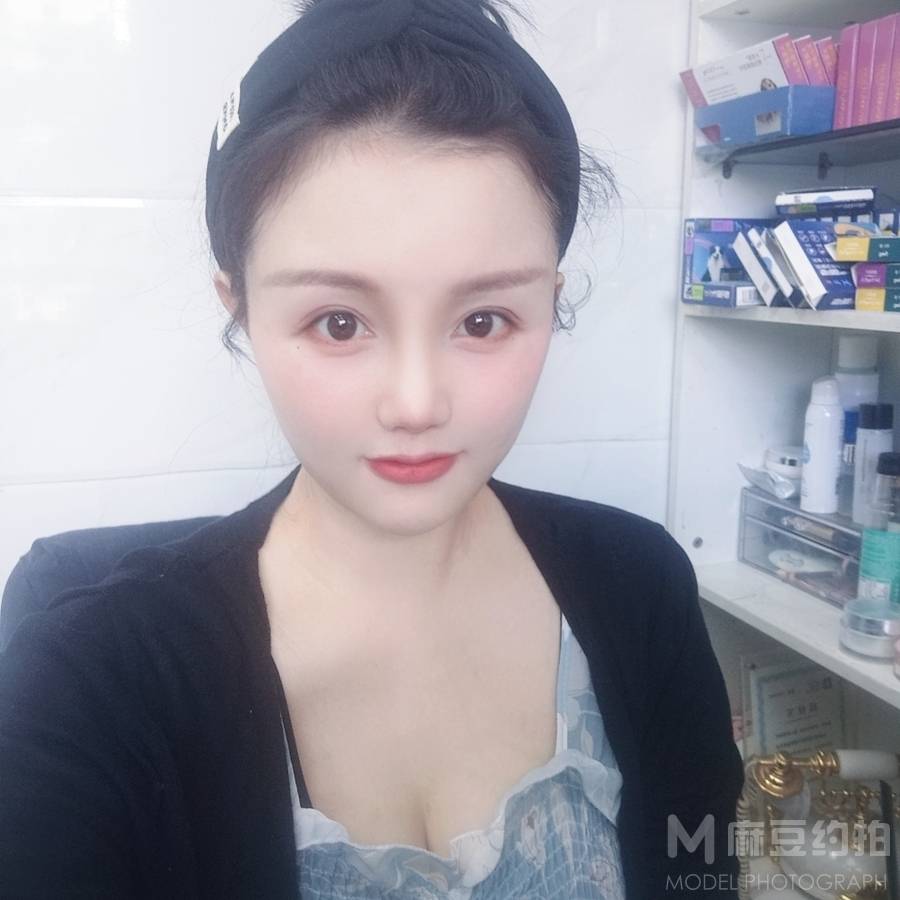 清新模特