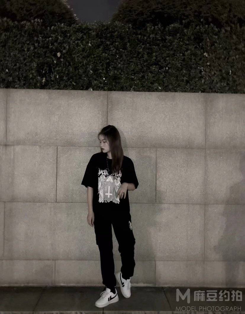 黑白模特