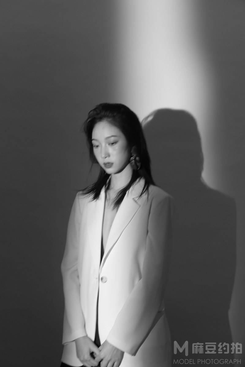 黑白模特