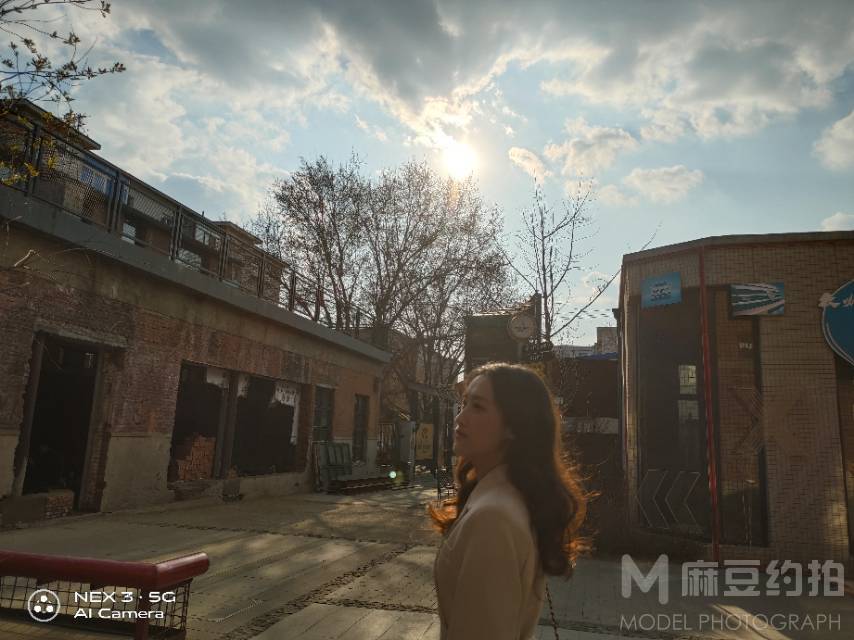 情绪模特