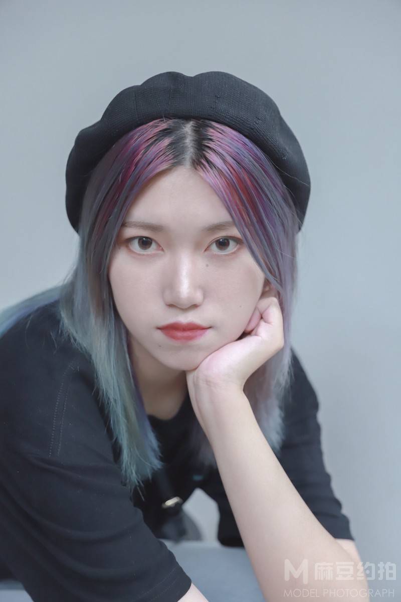 情绪模特