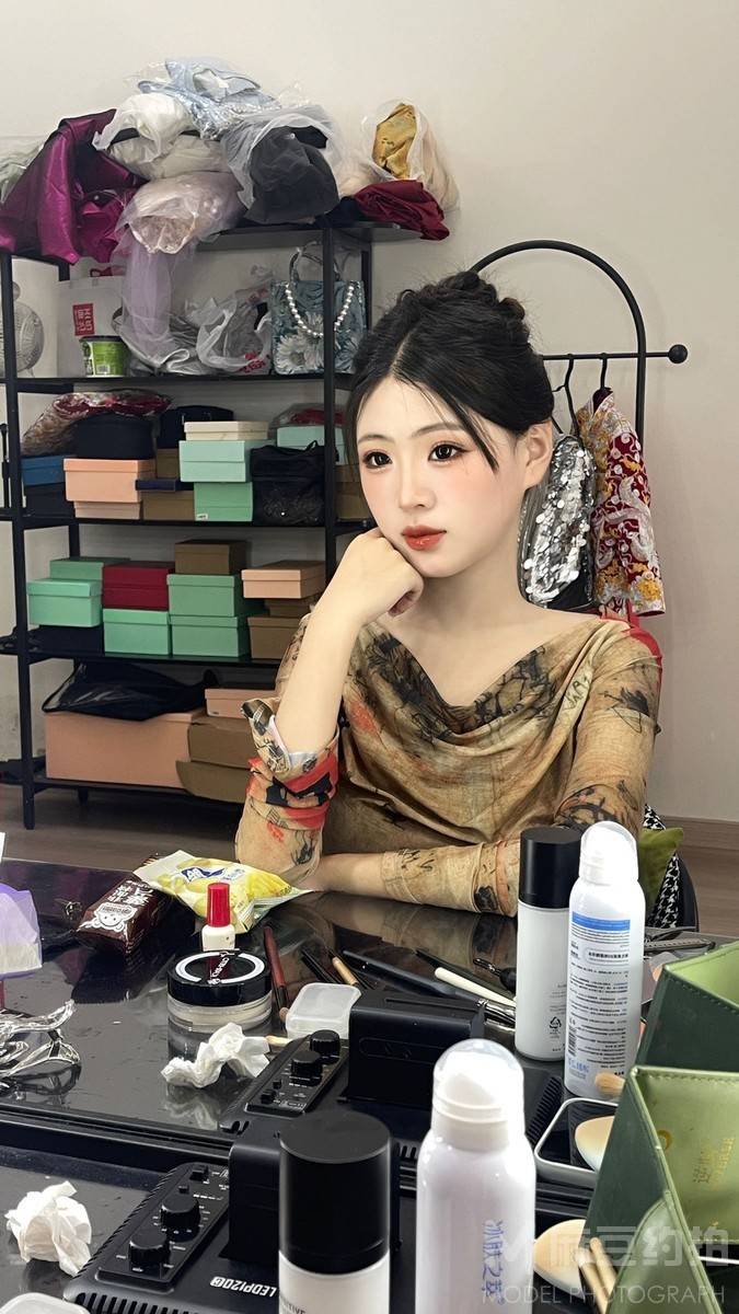 校园模特
