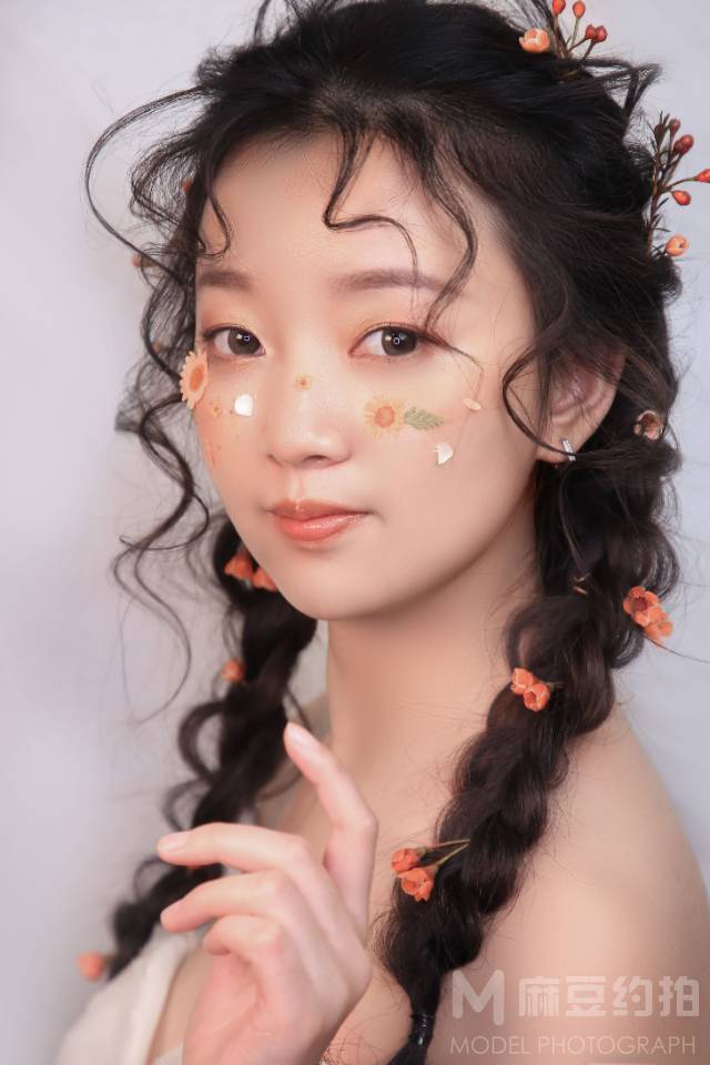 妆容模特