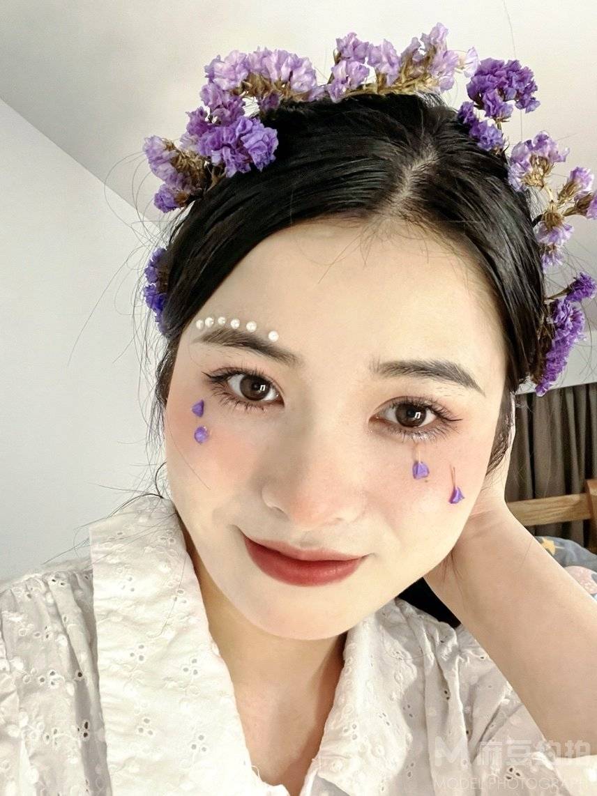 妆容模特