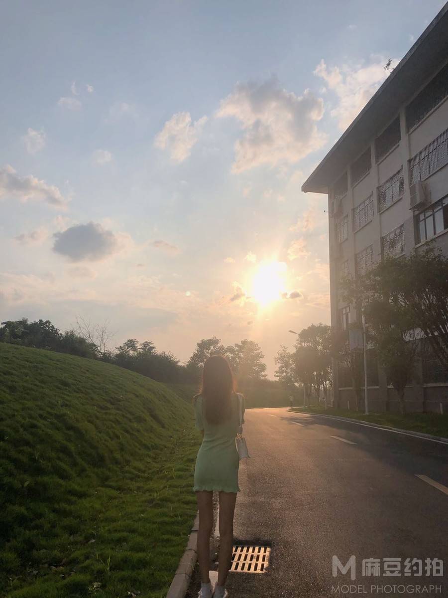 校园模特