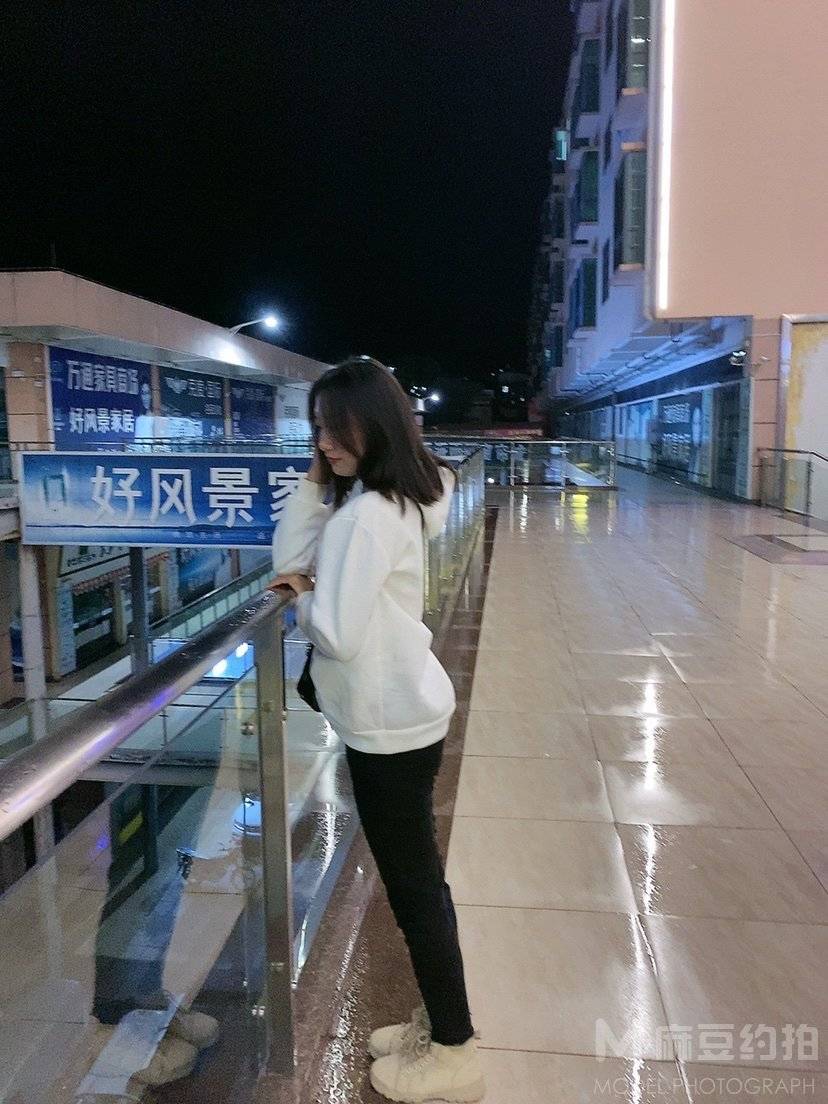 夜景模特