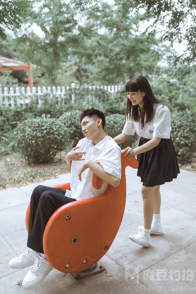 情绪模特