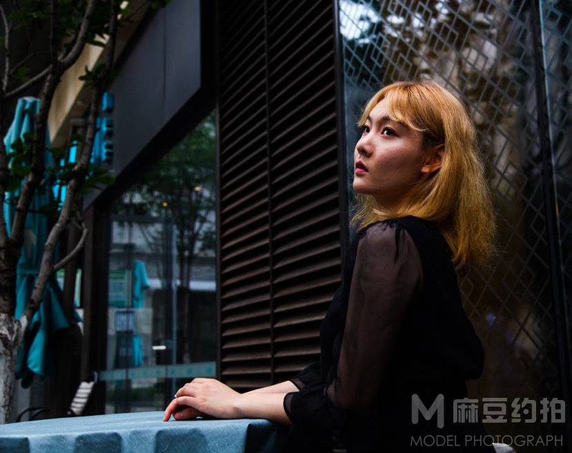 黑白模特