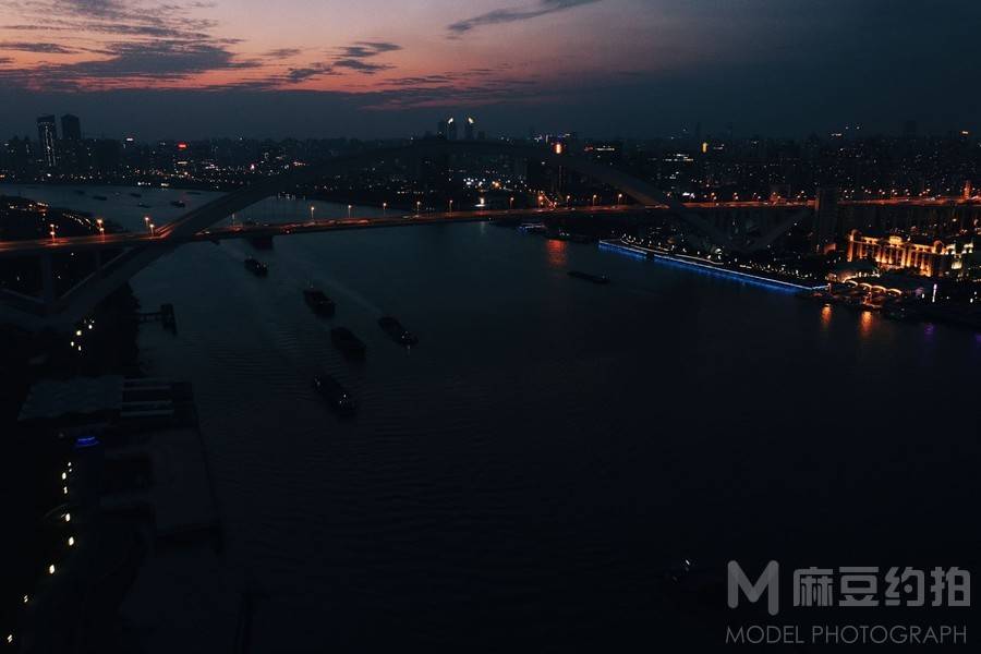 夜景模特