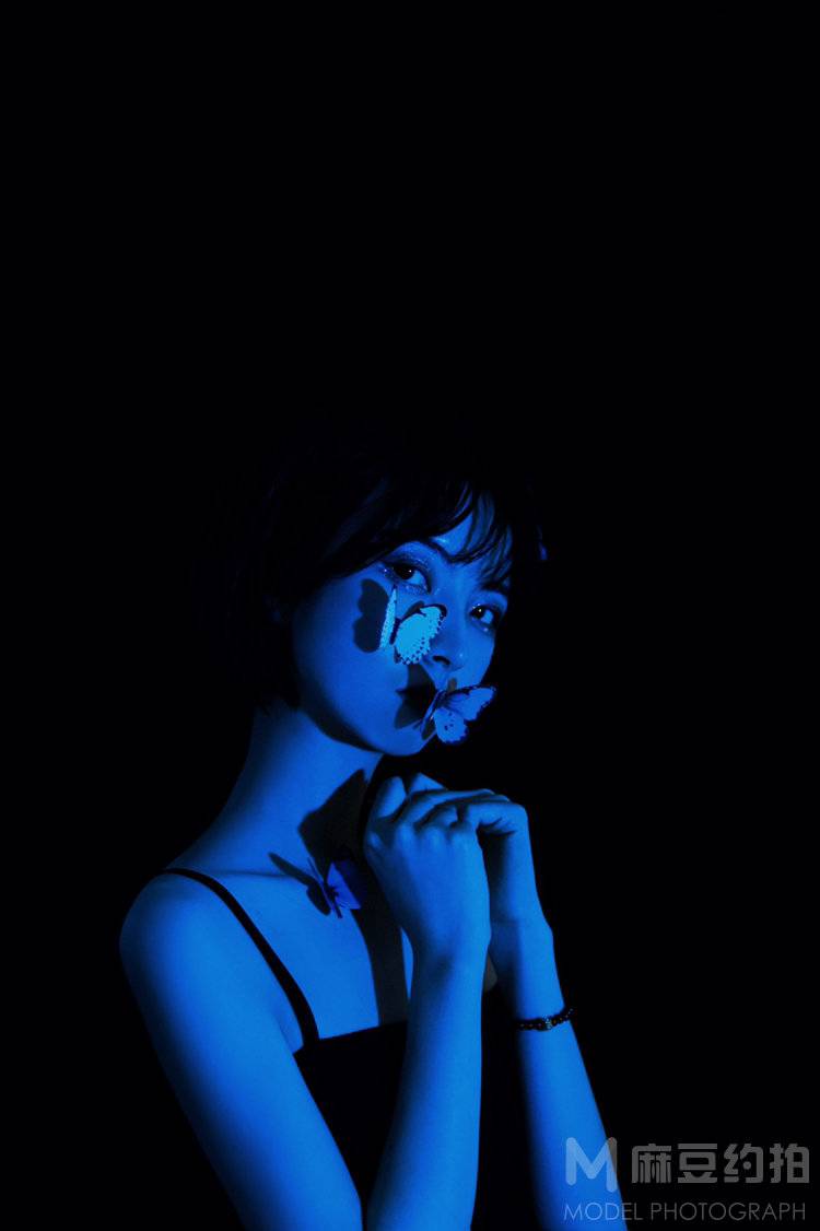 情绪模特