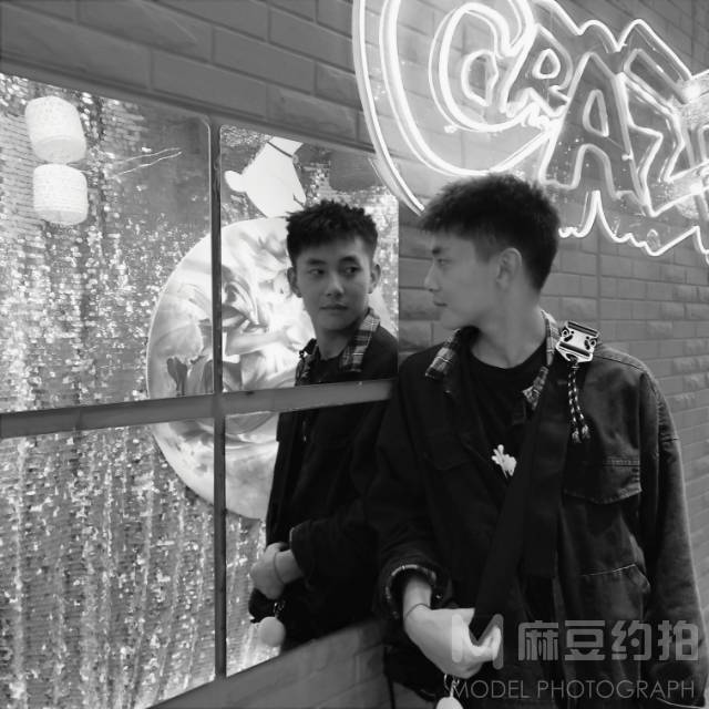 黑白模特