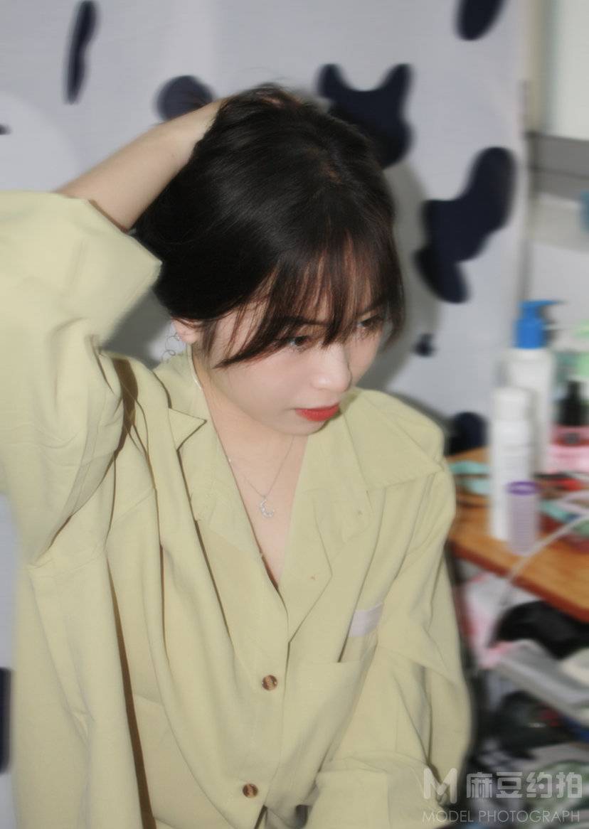 情绪模特