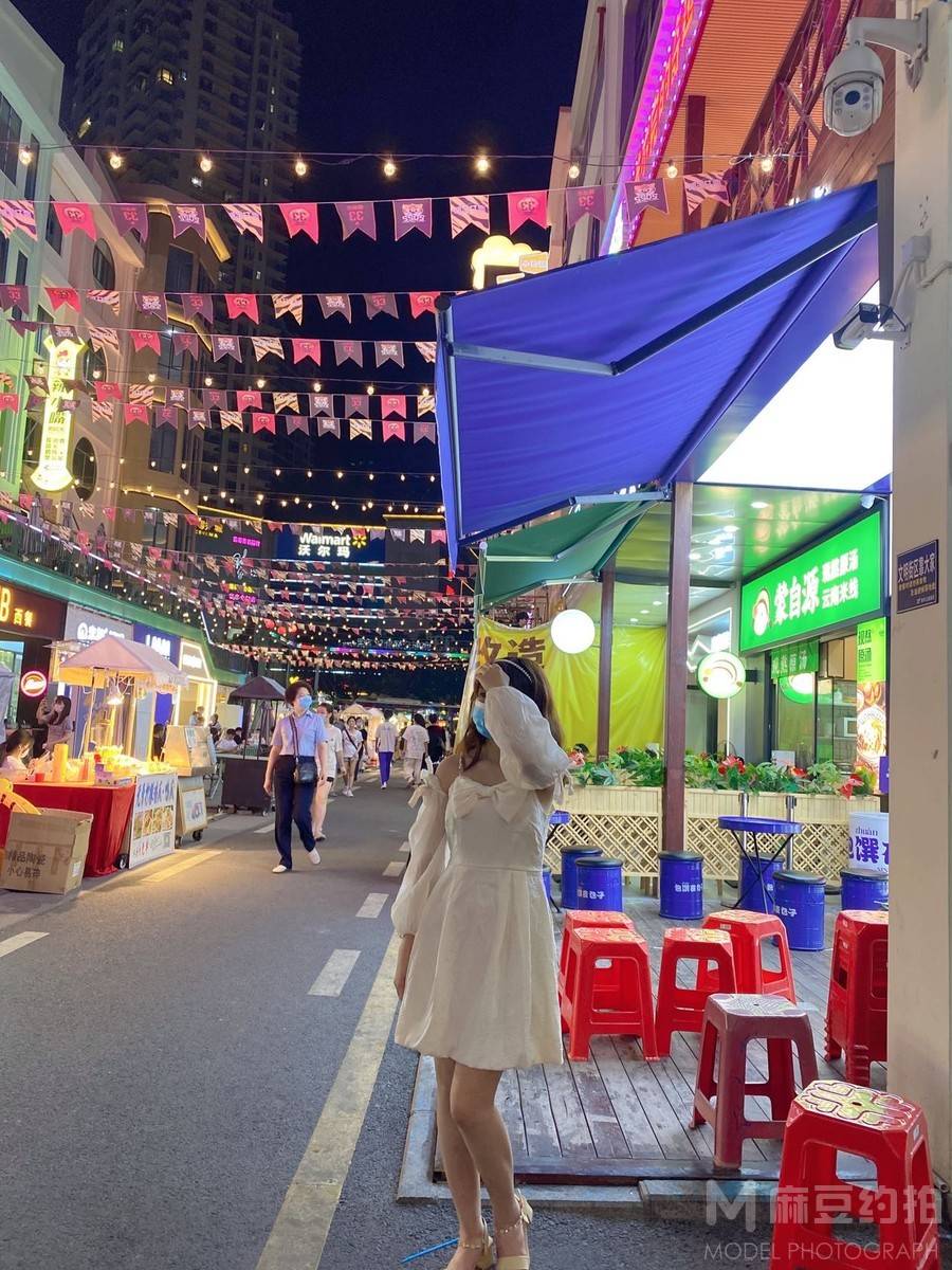 校园模特