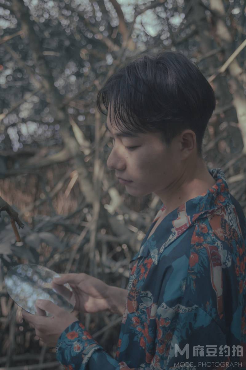 情绪模特