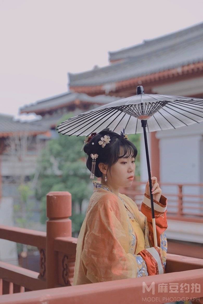 汉服模特