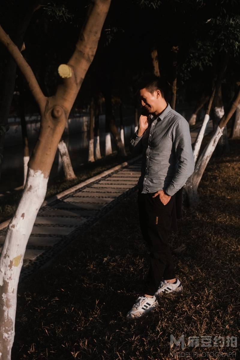 情绪模特