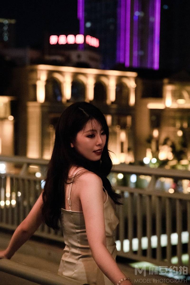 夜景模特