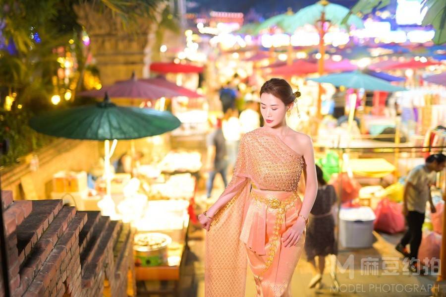 夜景模特