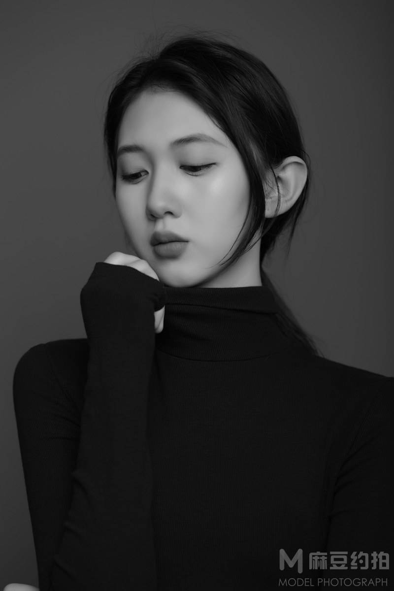 黑白模特