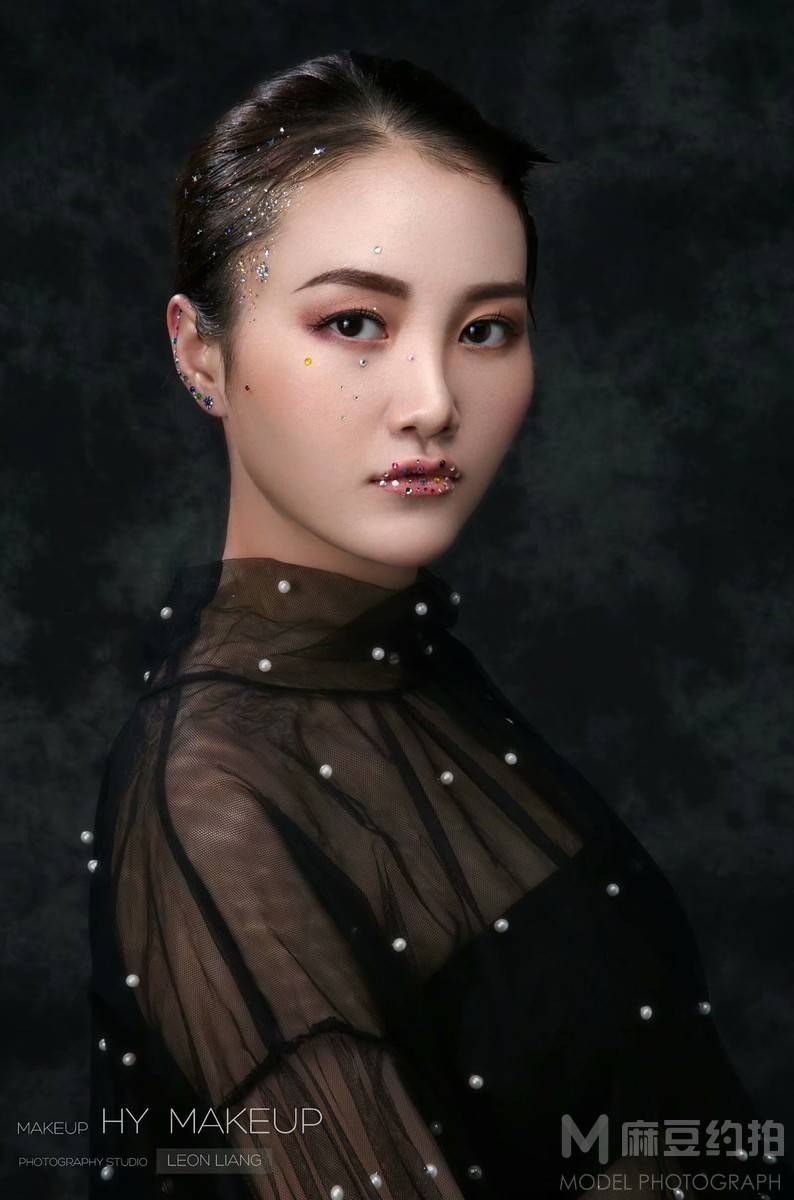 情绪模特