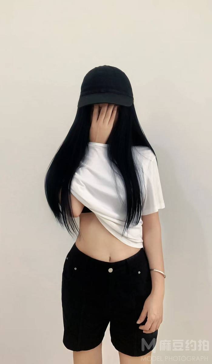 黑白模特