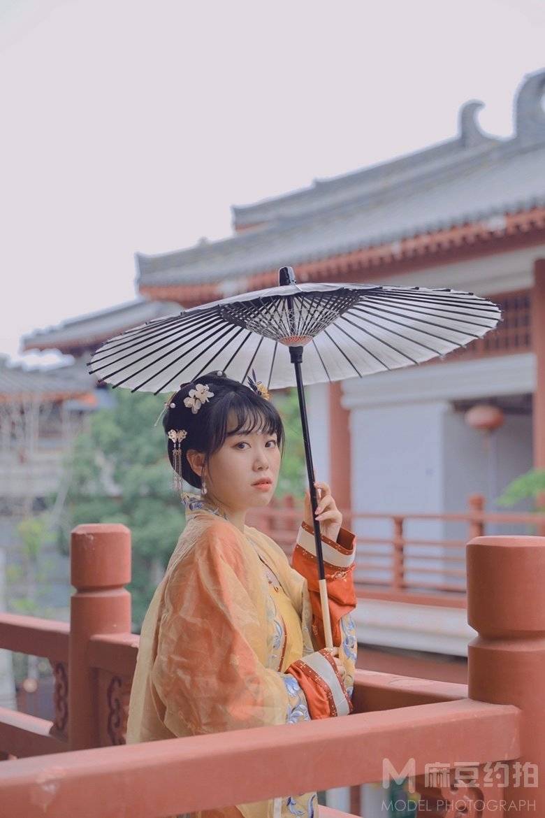 汉服模特