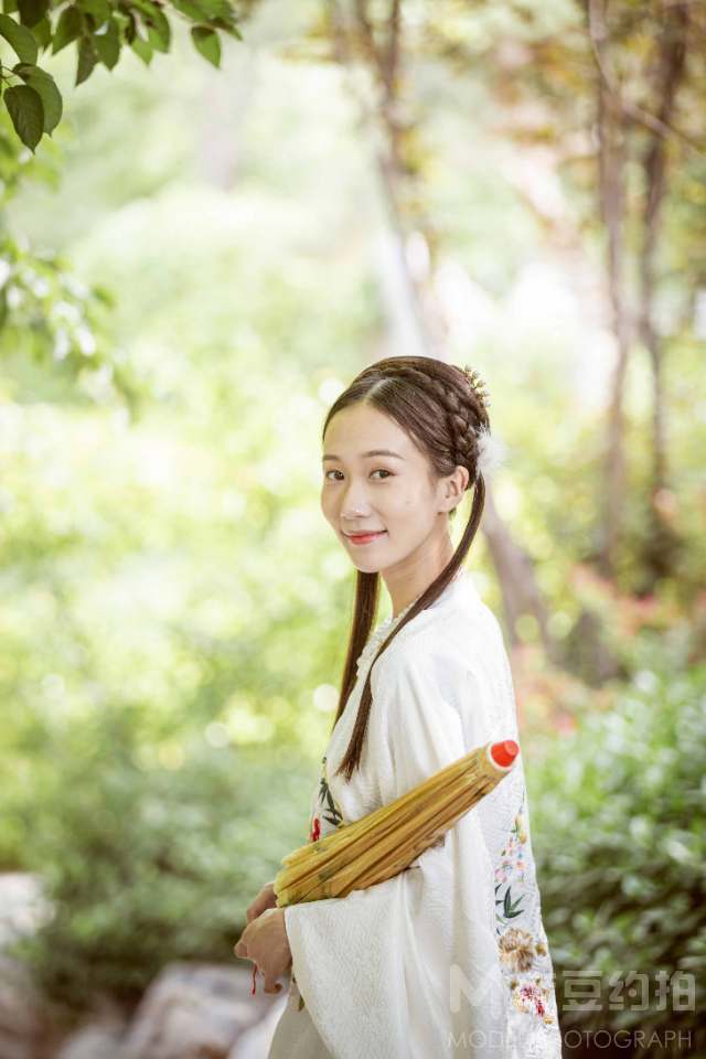 汉服模特