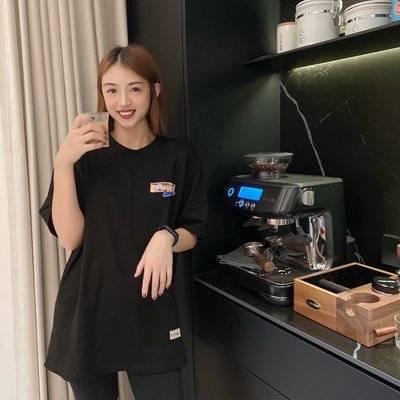 黑白模特