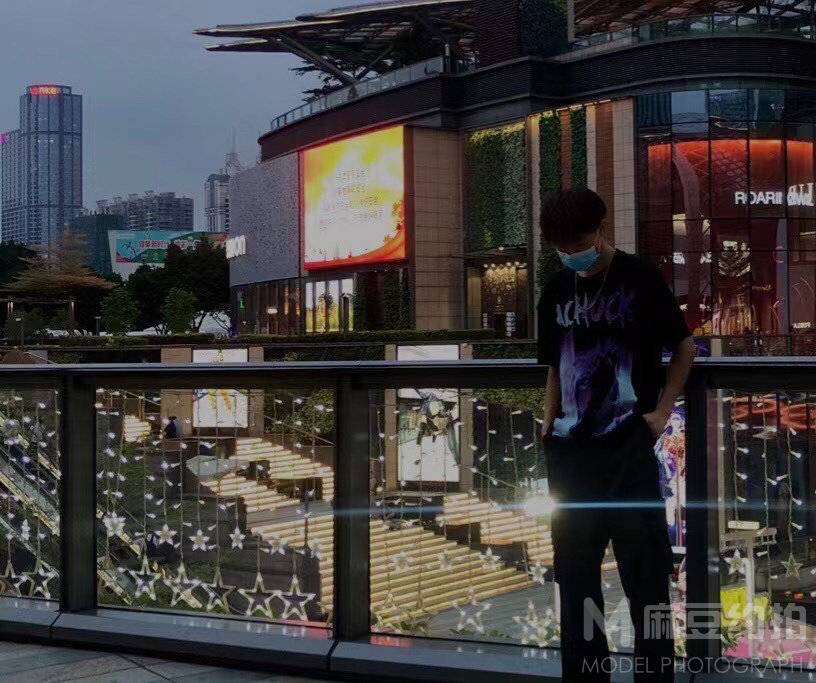 校园模特