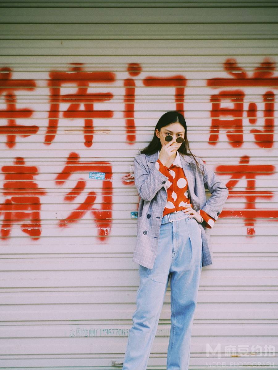 情绪模特
