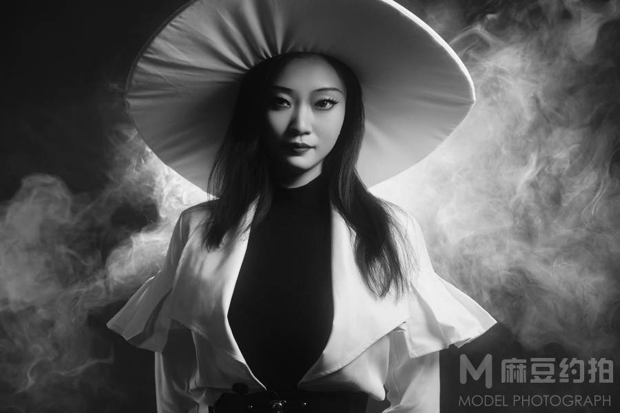 黑白模特