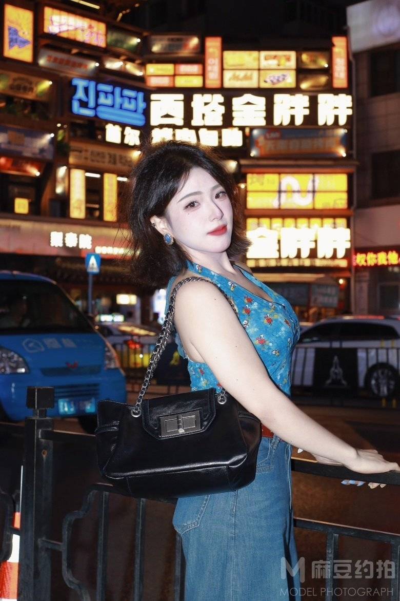 夜景模特