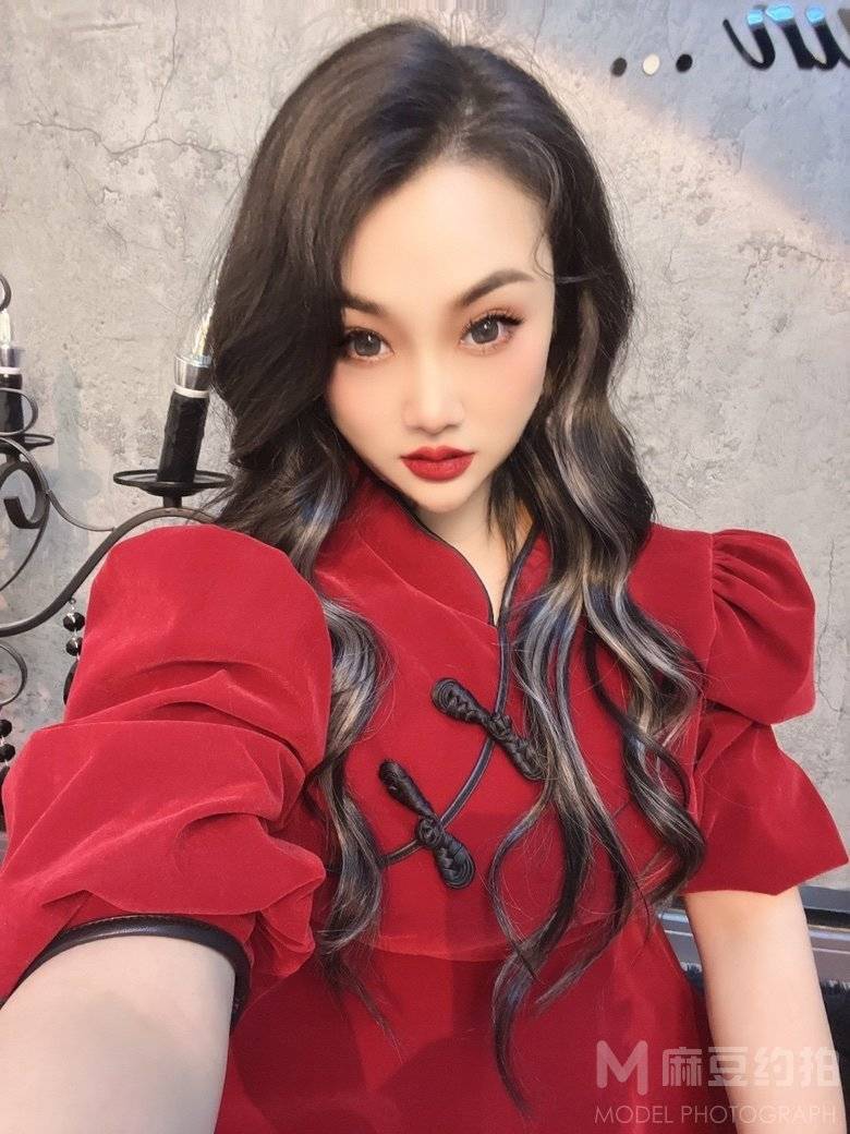黑白模特