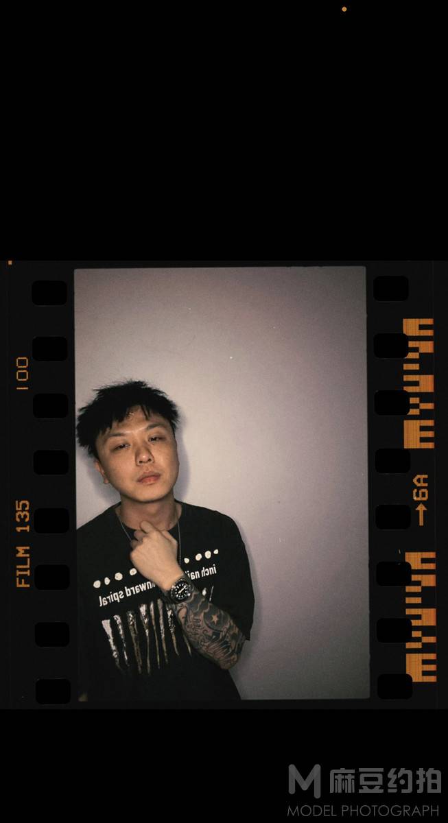 黑白模特