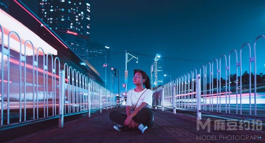 夜景模特
