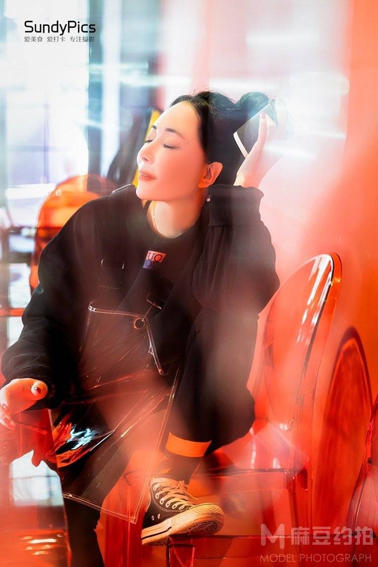 情绪模特