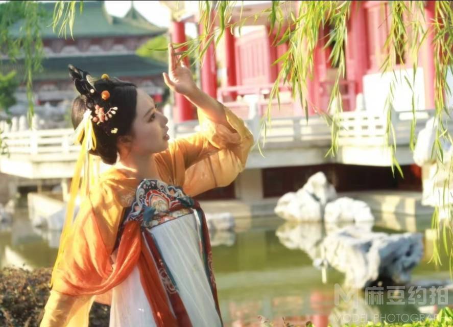 汉服模特