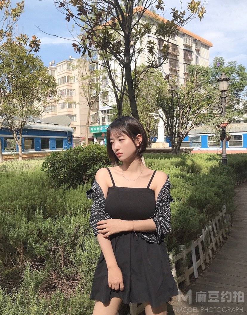 校园模特