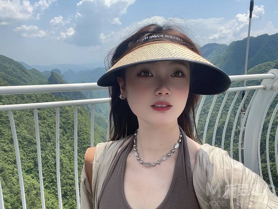 纪实模特