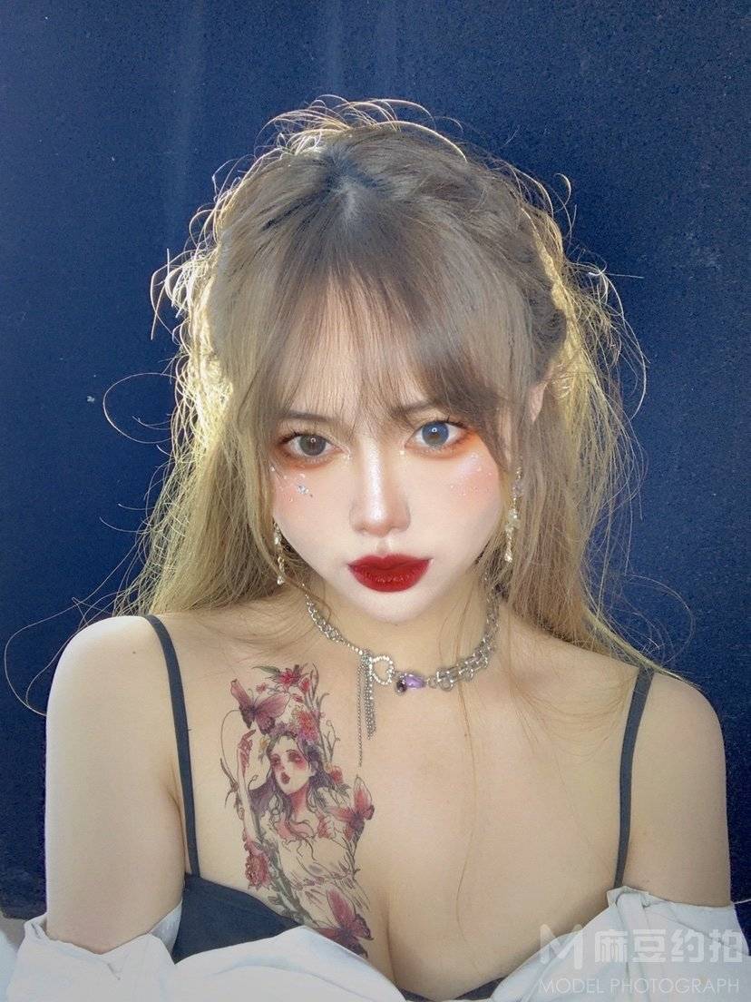妆容模特