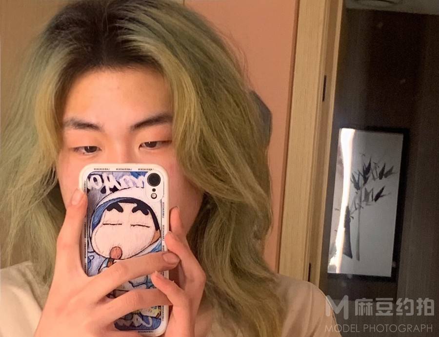 情绪模特