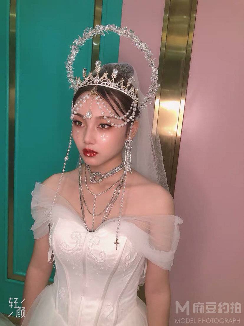 妆容模特