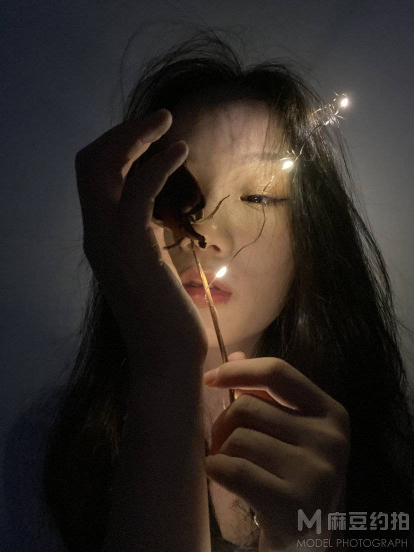 黑白模特
