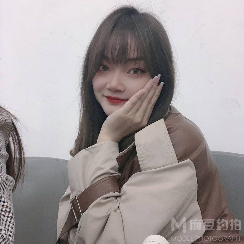 黑白模特