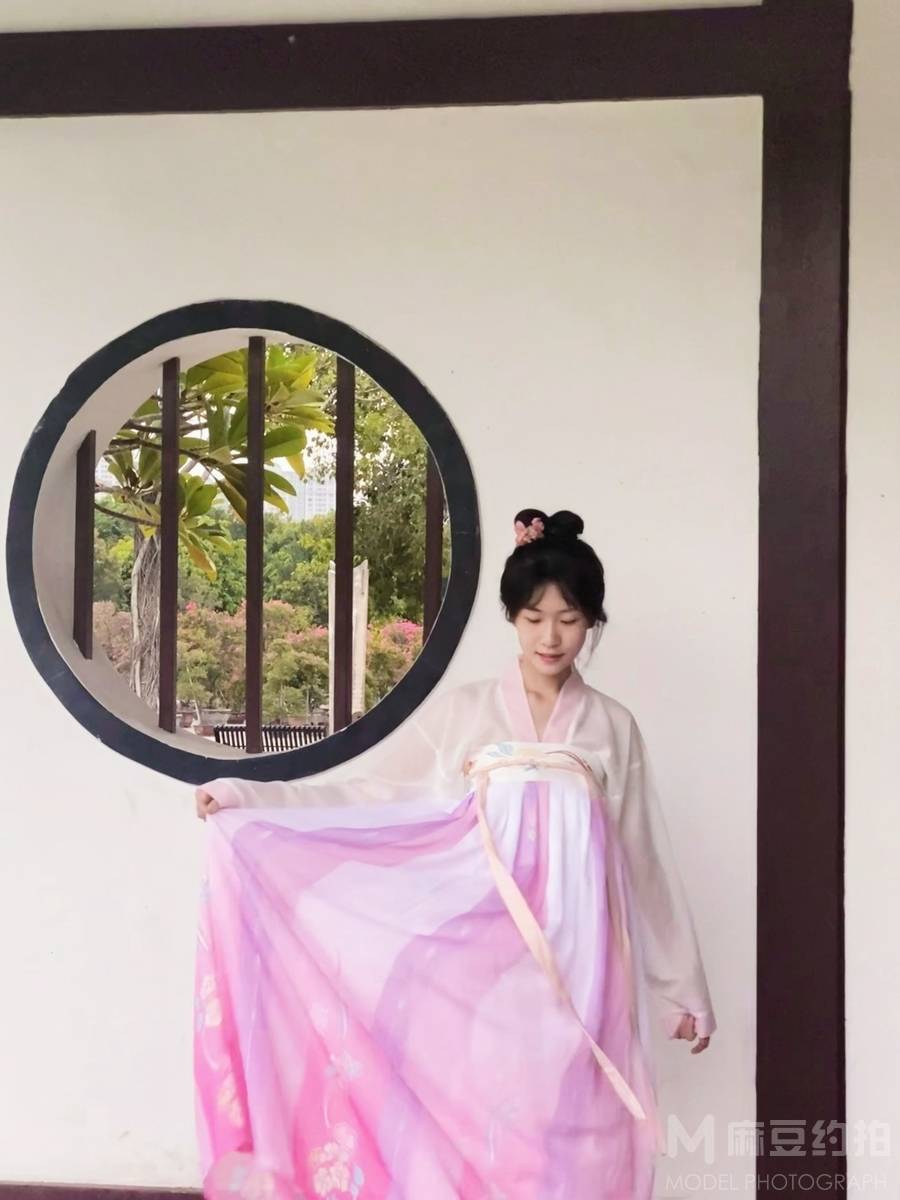 汉服模特