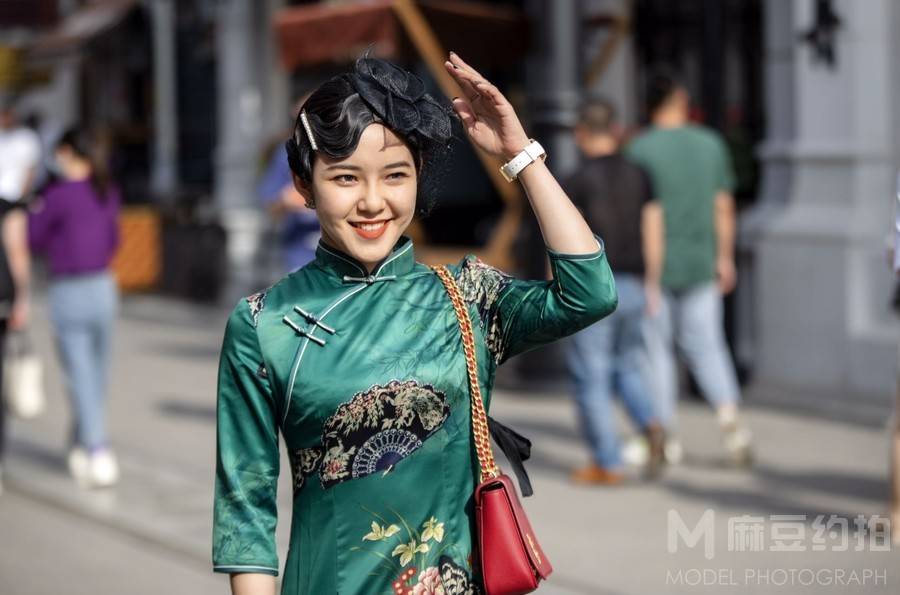 情绪模特