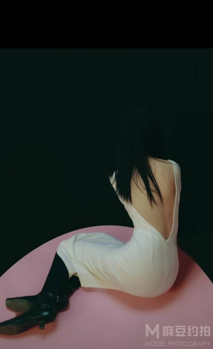 黑白模特