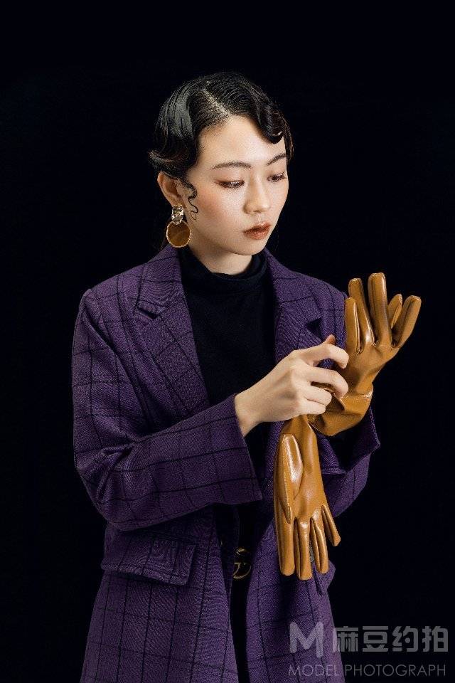 情绪模特